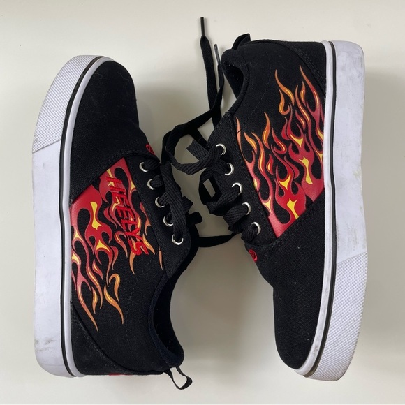 Heelys Pro 20 Skate Shoe in Black Flames Size 5 - Picture 5 of 8